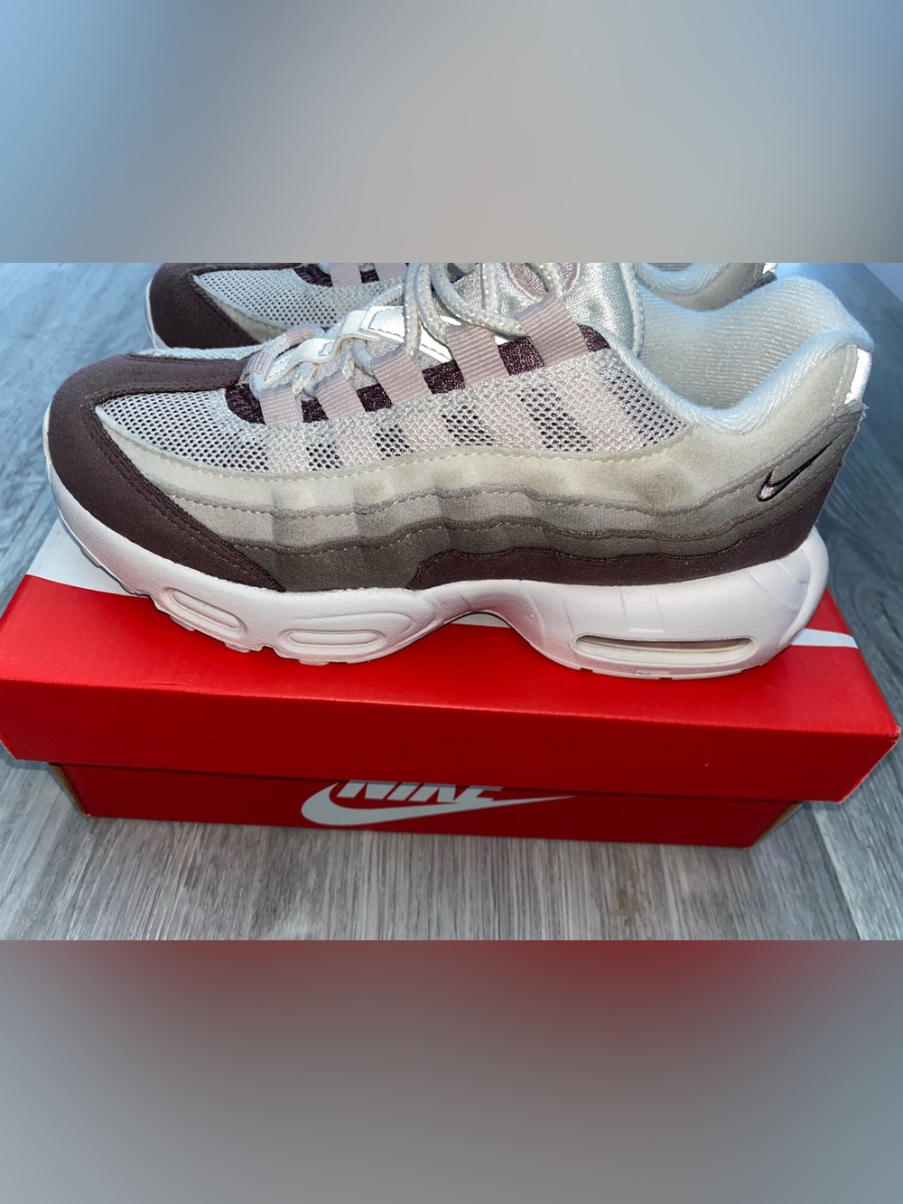 Kids AIR MAX 95S (PS)
PHANTOM/SILT RED-TATTOO
FANTOME/TATTOO/ROUGE LIMON - Picture 6 of 9
